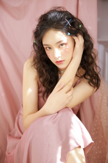 《御手洗家墙壁破洞》第一季免费观